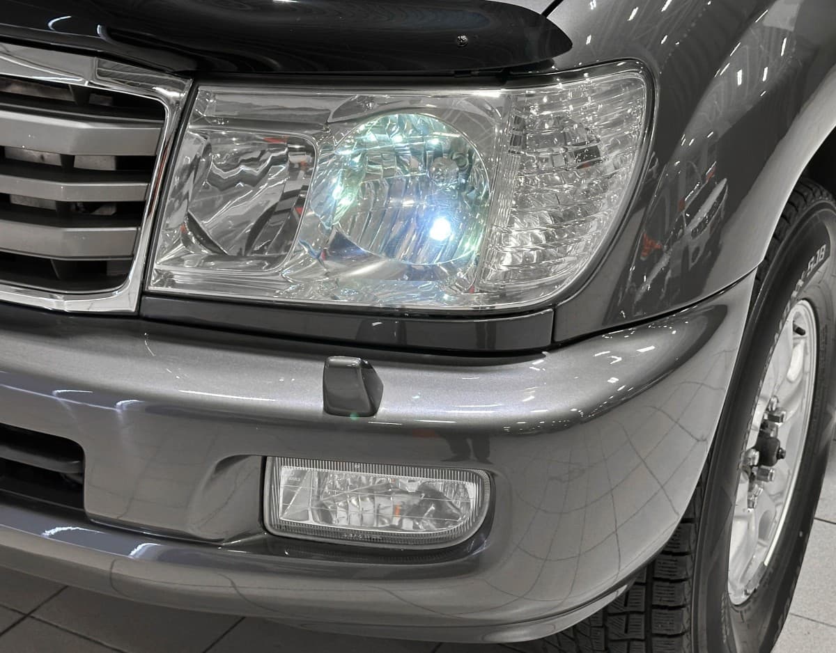 Toyota Land Cruiser 100 - 4